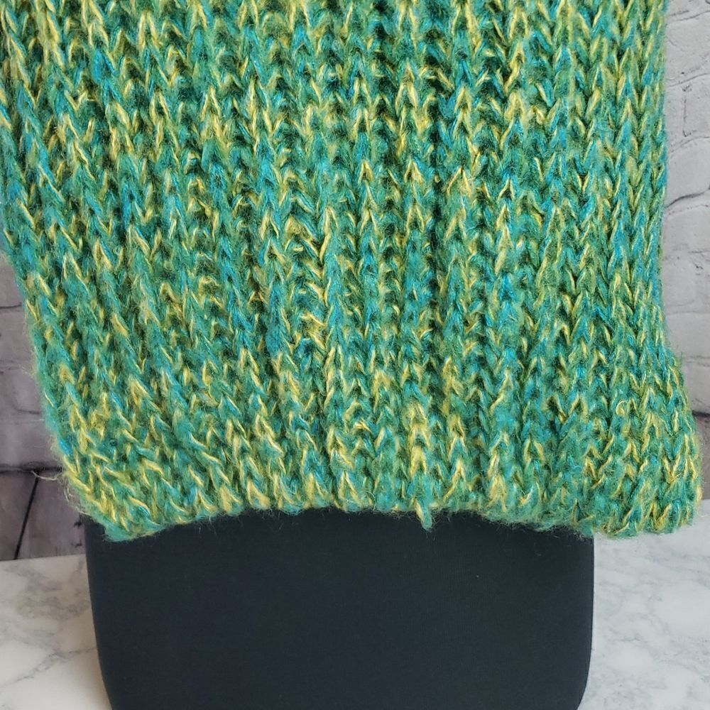 Basico Green Scarf - Picture 3 of 9